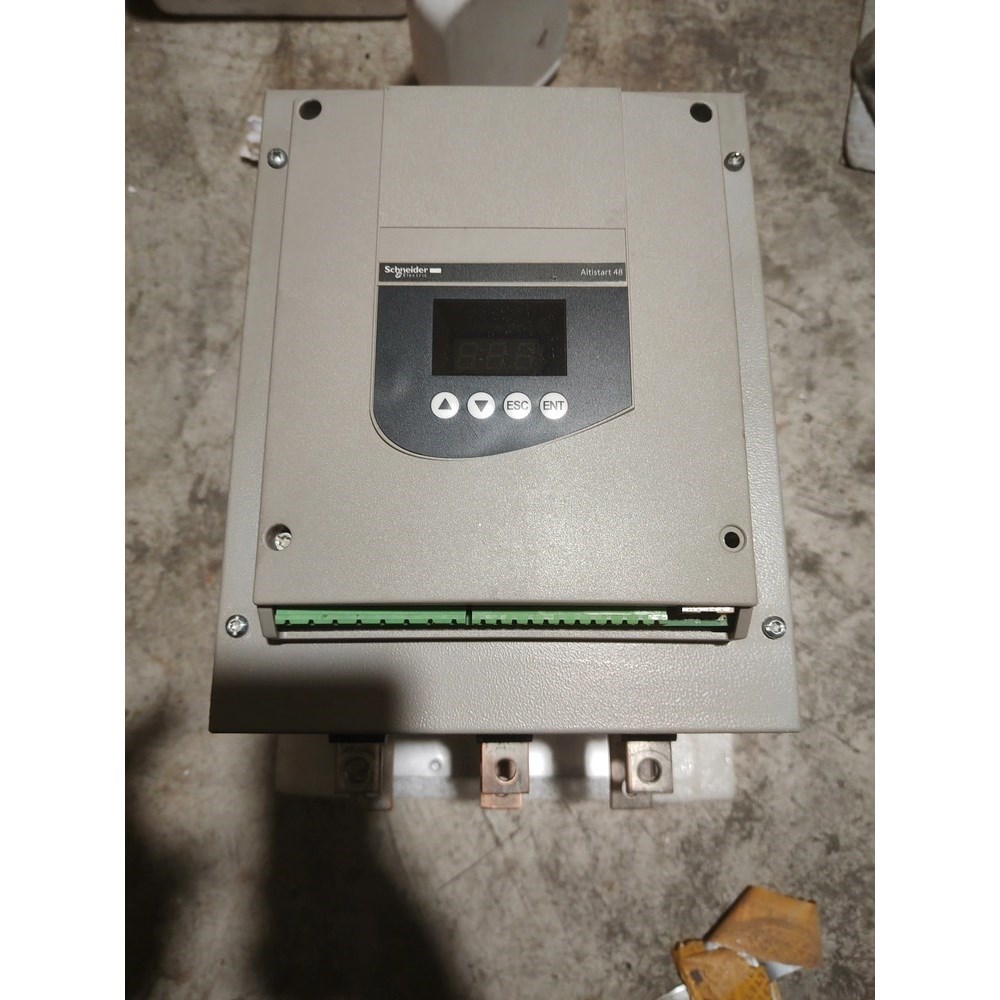 施耐德软启动功能包好成色很好ATS48C14Q 议价