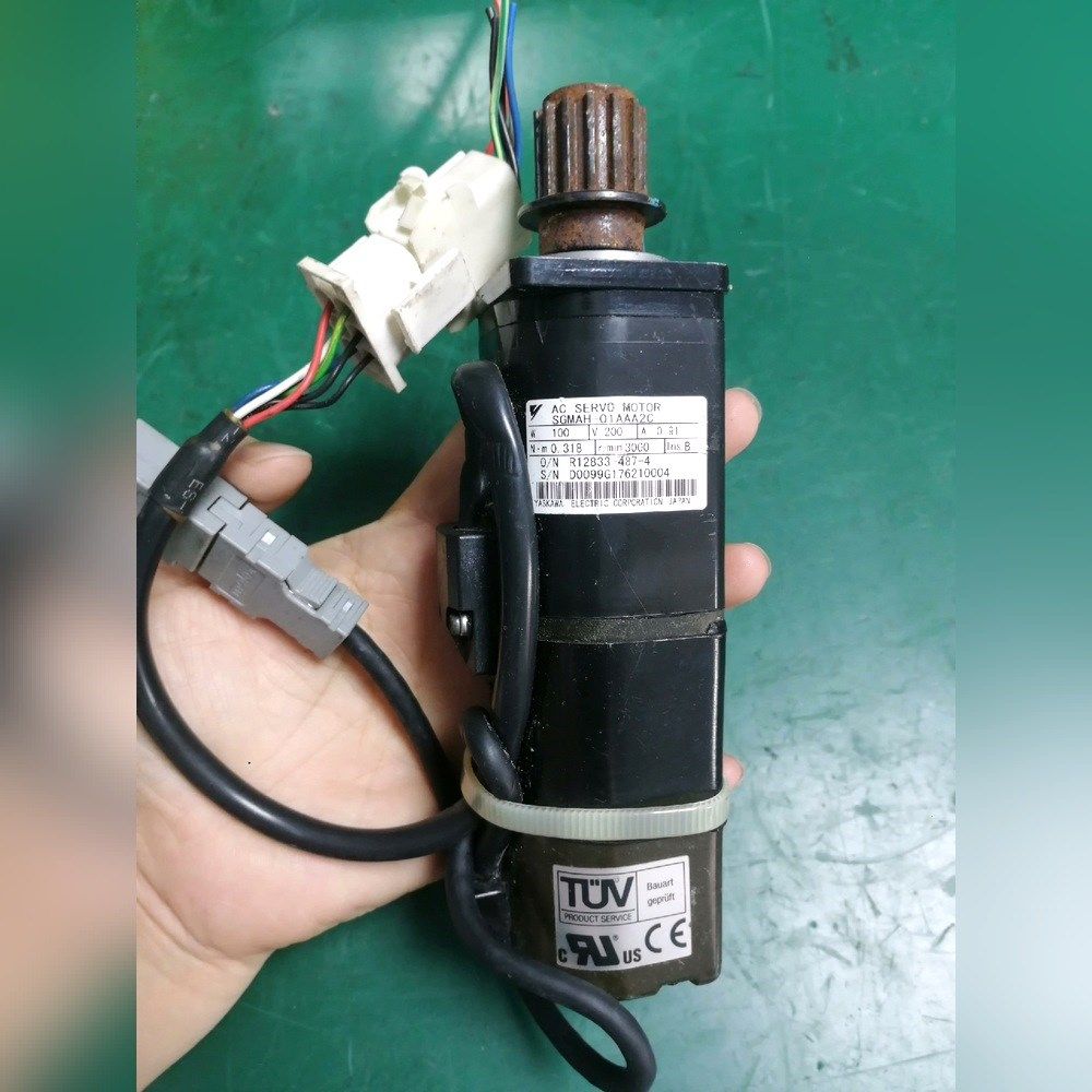 SGMAH-01AAA2C安川伺服电机成色如图质量包 议价