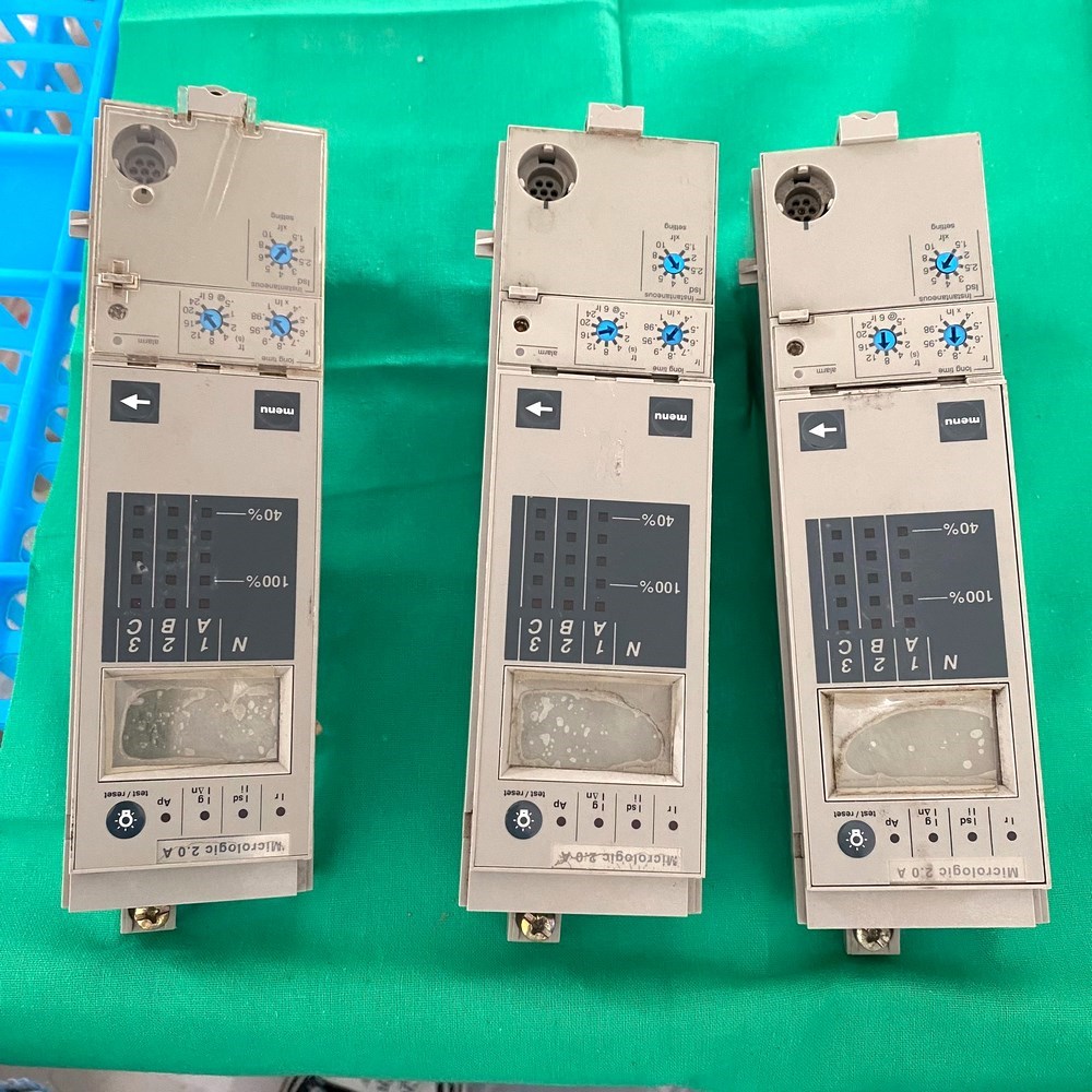 施耐德MICROLOGIC2.0A原装实物拍摄顺丰到付 可议 议价