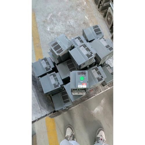 施耐德ATV310HU15N4A功能包好 需要的联系我 议价