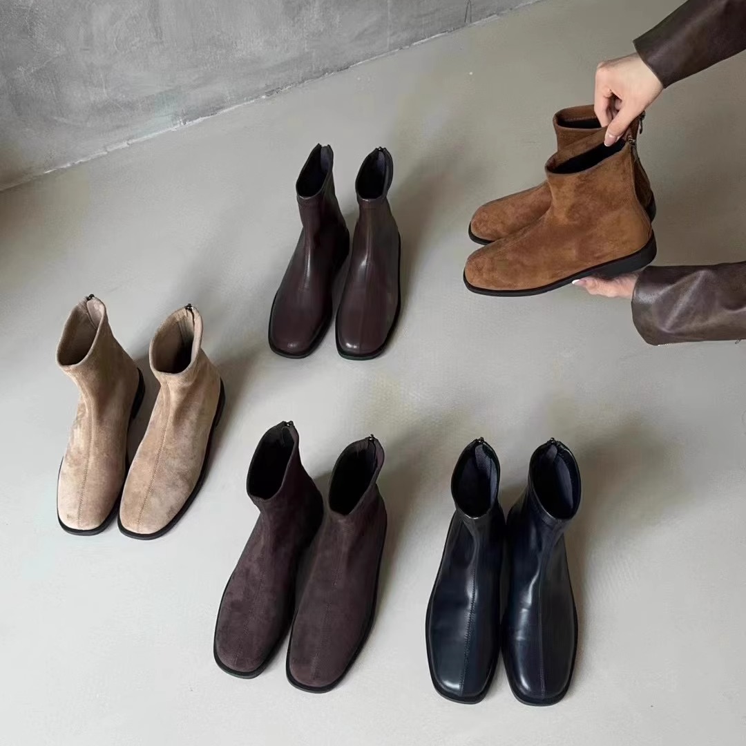 软底绒面短靴女方头平底靴