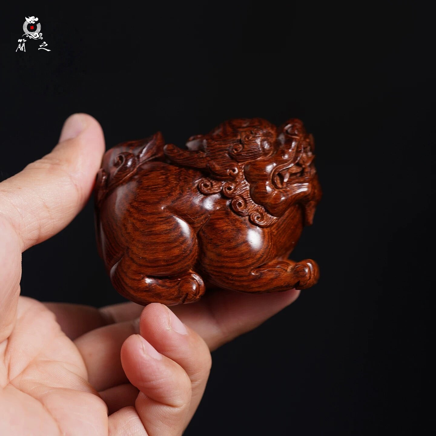 海南黄花梨木雕貔貅把件招财