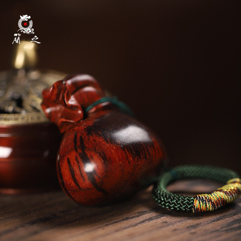 印度小叶紫檀钱袋手把件檀香紫檀盘玩把玩件红木手工雕刻国潮文玩