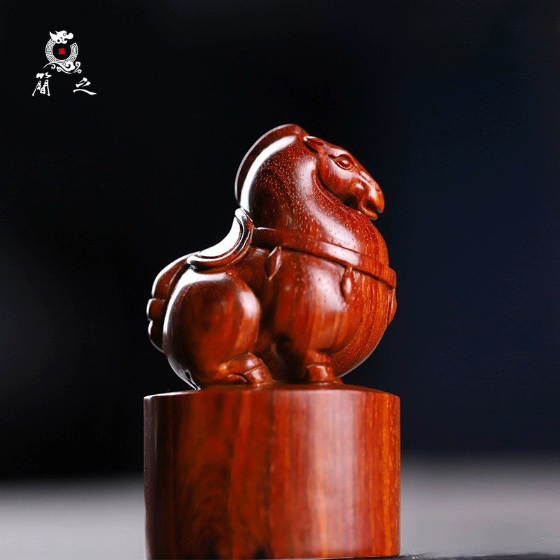 唐马手把件 印度小叶紫檀木雕纯手工文玩盘玩小案摆件 湘工石争
