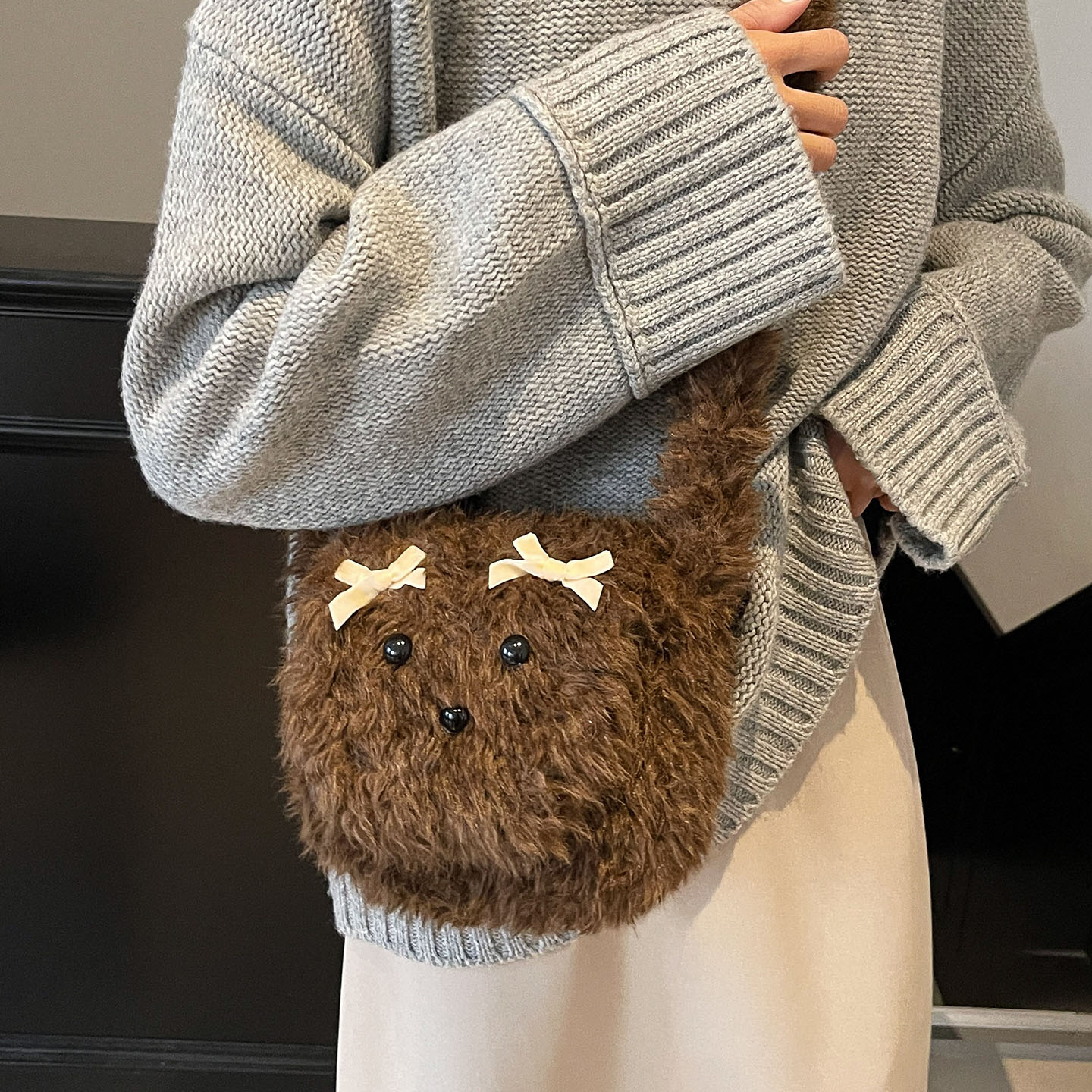 休闲小众可爱狗狗包女式2025新款时尚洋气韩国复古毛毛单肩斜挎包