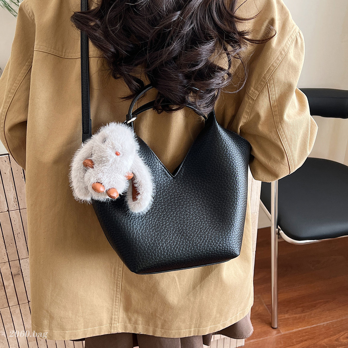 荔枝质感软皮水桶包女2025新款高级感百搭手提斜挎包秋冬洋气流行,箱包皮具/热销女包/男包,水桶包,淘宝优惠券,粉丝福利购,淘宝优惠卷