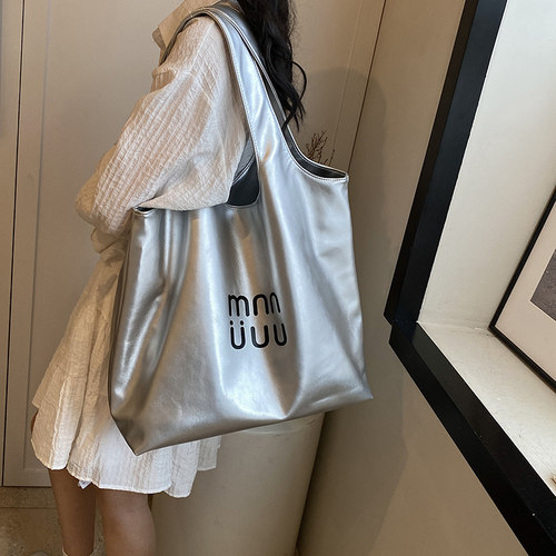 手拎时尚托特包女韩版简约可爱少女腋下包2026夏季新款百搭单肩包