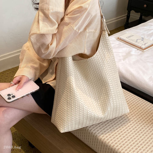 超火简约编织托特包女2026夏季新款大容量单肩包日常爆款百搭通勤