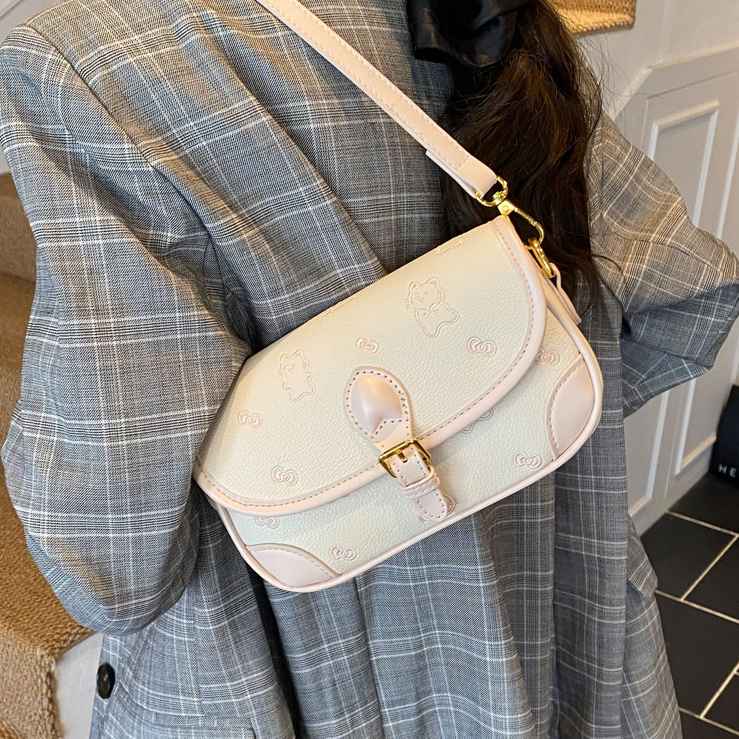 韩国小众马鞍包2025新款时尚潮女式刺绣可爱ins单肩包通勤斜挎包