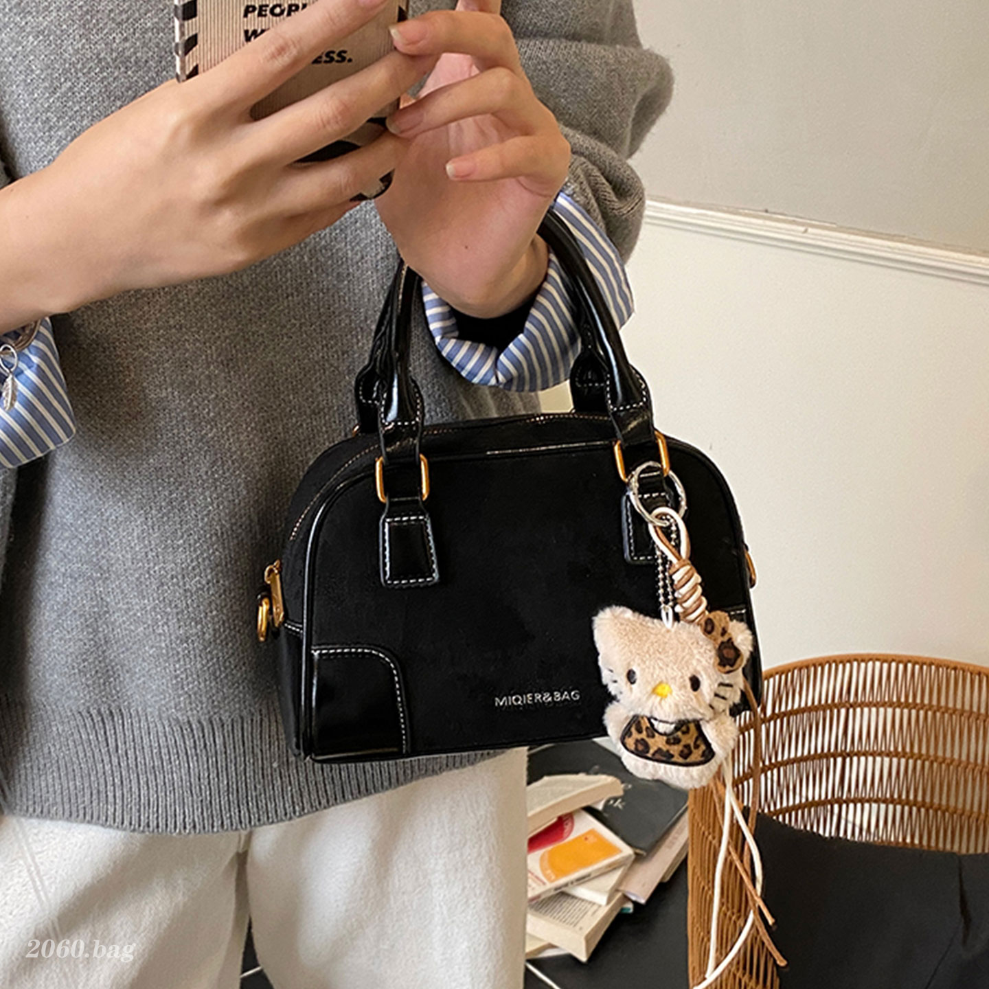 韩国小众设计感小方包女百搭单肩斜挎包2025斜挎绒面枕头包手提包