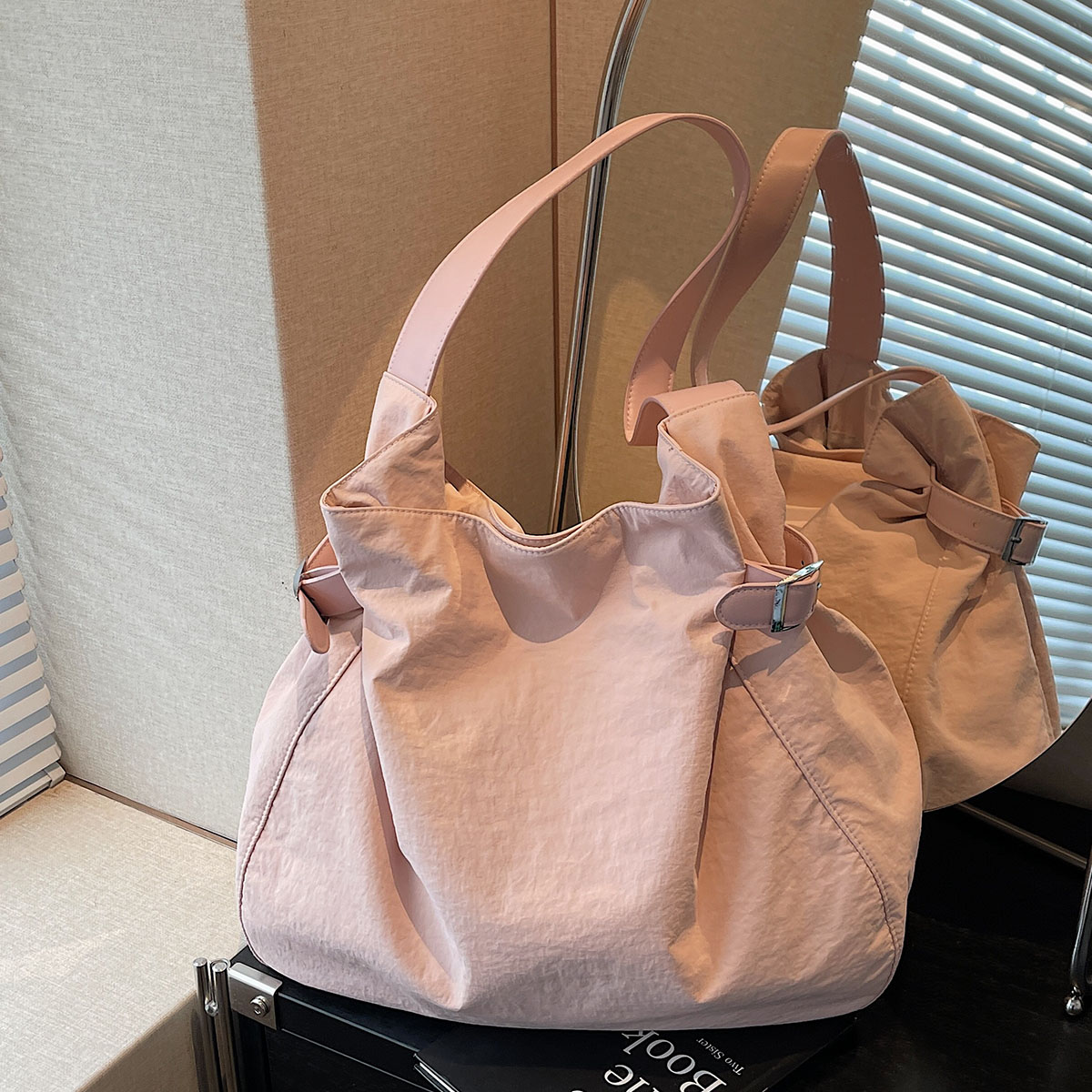 2025年新品上市时尚托特包