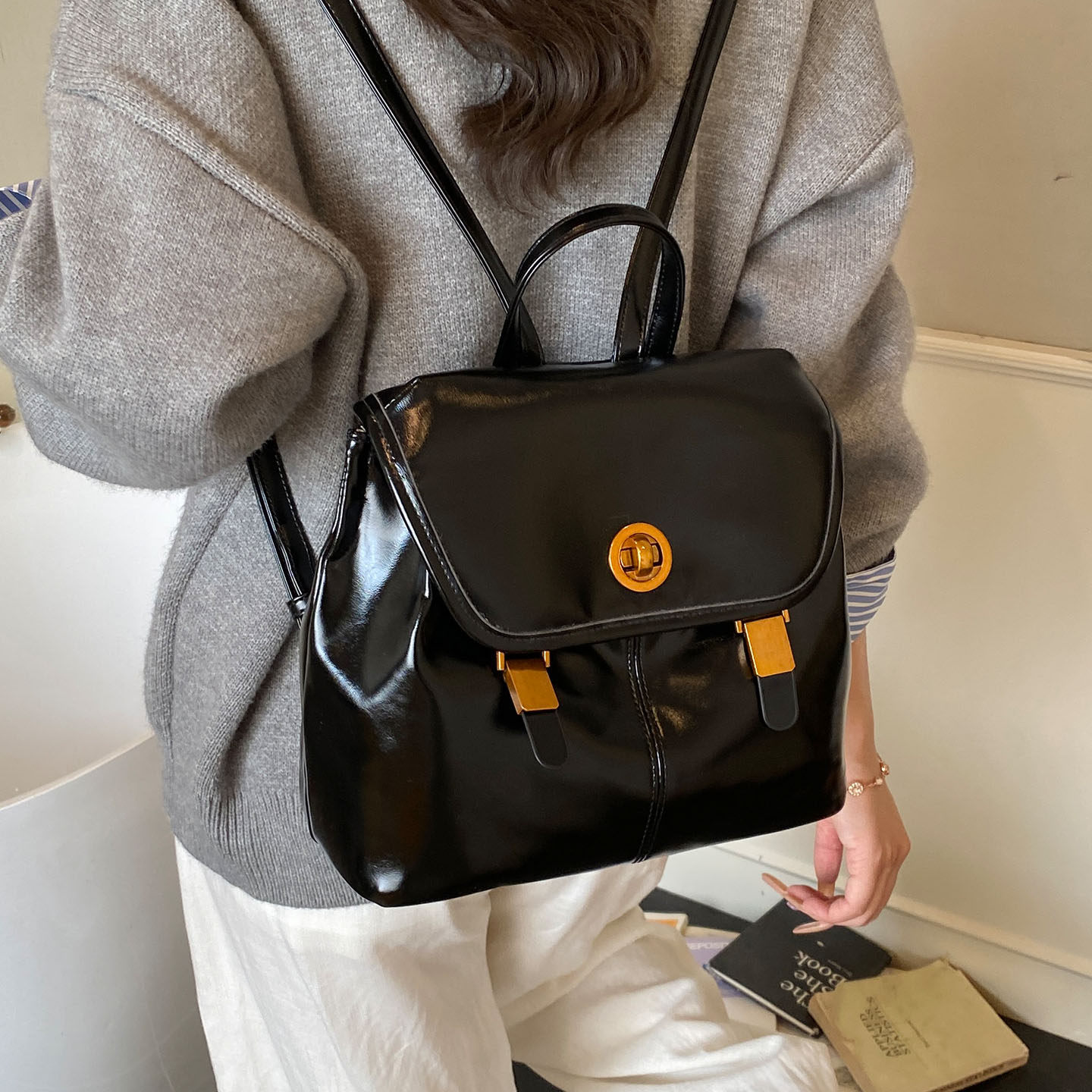 学院风小众设计油蜡皮双肩包包2025女日常通勤外出百搭休闲背包,箱包皮具/热销女包/男包,双肩背包,淘宝优惠券,粉丝福利购,淘宝优惠卷