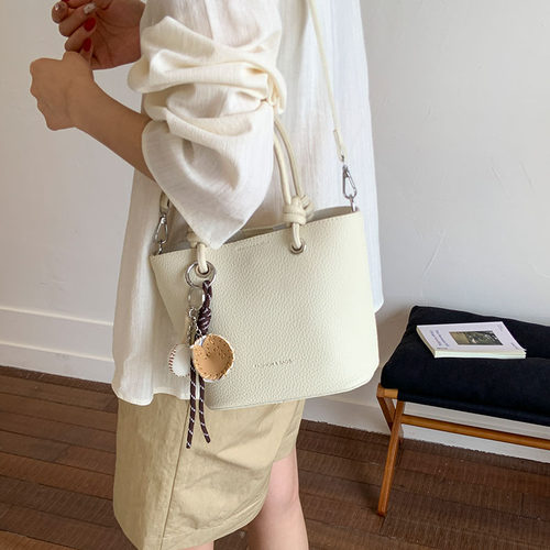 韩国手提包包女2025新款时尚高级感流行百搭气质超火通勤单肩包