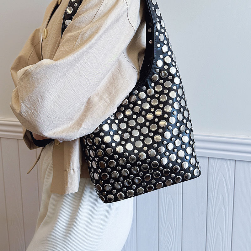 时尚潮流腋下水桶包2025冬季新款上班通勤单肩包高级感百搭手拎包,箱包皮具/热销女包/男包,水桶包,淘宝优惠券,粉丝福利购,淘宝优惠卷