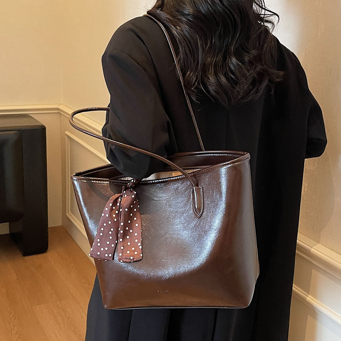 高级感百搭2025年秋冬新款复古腋下包女潮流时尚大容量单肩托特包,箱包皮具/热销女包/男包,托特包,淘宝优惠券,粉丝福利购,淘宝优惠卷