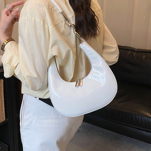 超火韩风水饺形腋下包女2026新款 月牙包 高级感百搭单肩包通勤时尚
