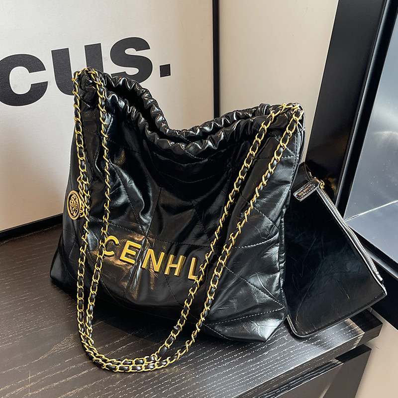 法国时尚小香风大容量包包女2026新款秋冬褶皱菱格链条单肩托特包