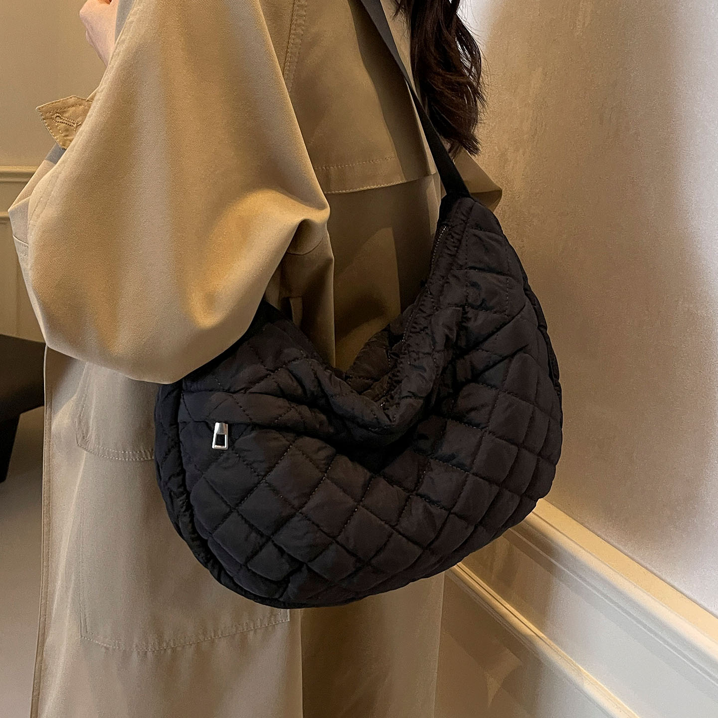 休闲菱格大容量单肩包2025通勤户外百搭简约斜挎包时尚气质潮流