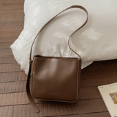 复古休闲单肩包包女士2025新款 春夏时尚 水桶包小众潮流通勤斜挎包