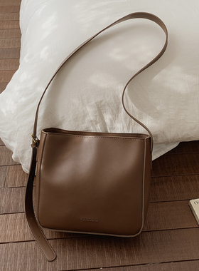 复古休闲单肩包包女士2025新款春夏时尚水桶包小众潮流通勤斜挎包