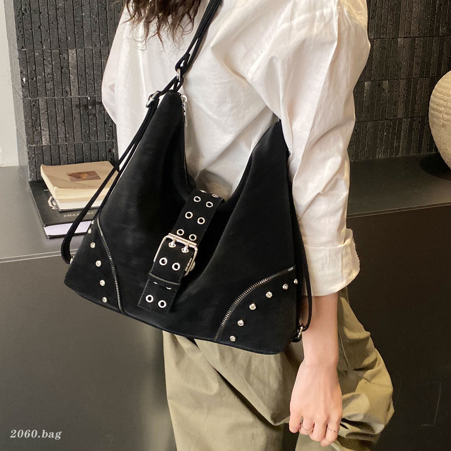 小众设计铆钉单肩包女2026新款百搭斜挎包高级感通勤上课双肩包,箱包皮具/热销女包/男包,通用款女包,淘宝优惠券,粉丝福利购,淘宝优惠卷