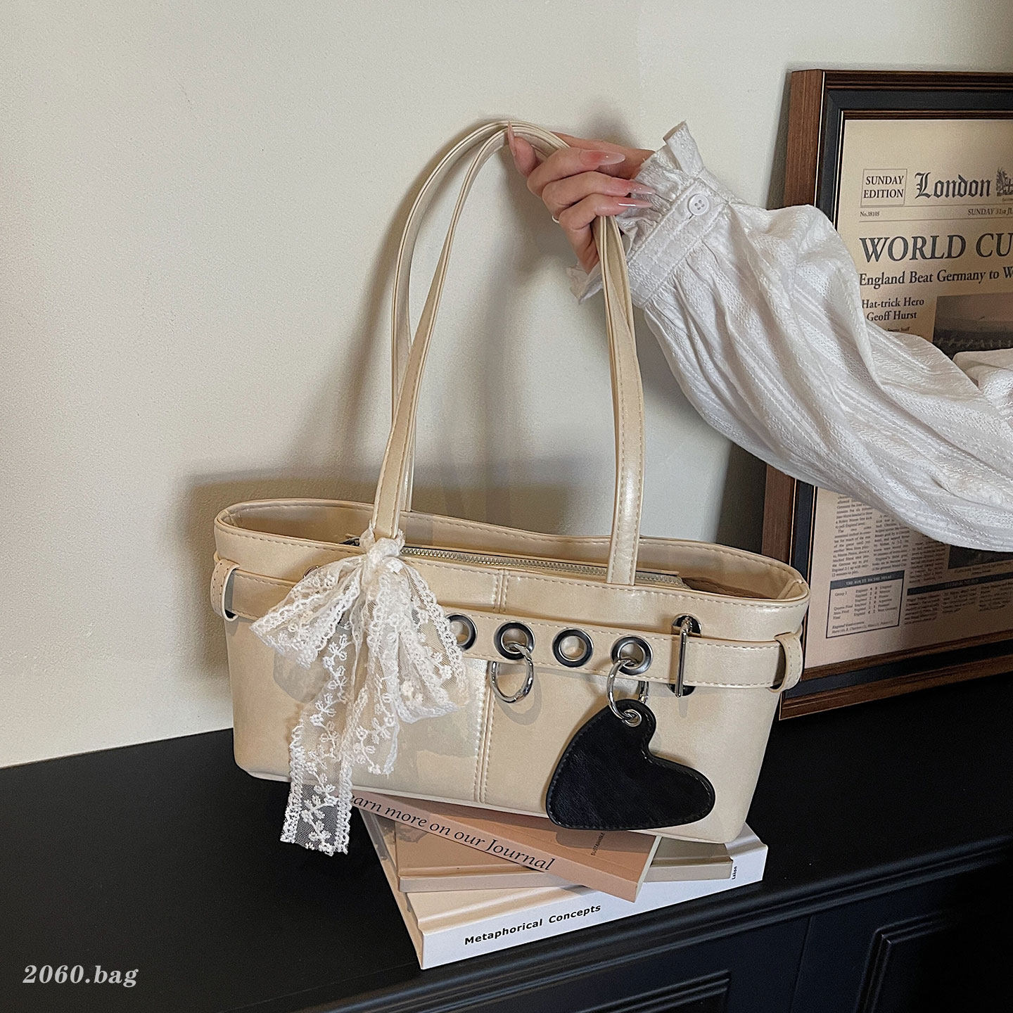 韩版蕾丝百搭气质托特包2025简约休闲超火今年流行时尚单肩包包