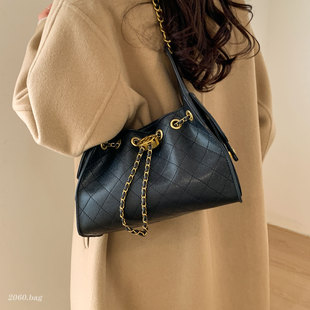 高级感菱格链条单肩包百搭气质2025新款 潮斜跨包包通勤流行 女时尚