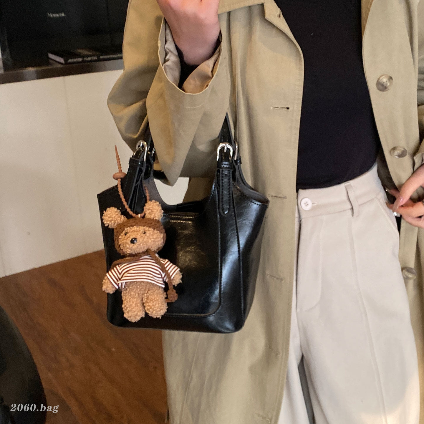 复古简约油蜡皮水桶包包2025女冬季新款时尚潮百搭休闲单肩斜跨包,箱包皮具/热销女包/男包,水桶包,淘宝优惠券,粉丝福利购,淘宝优惠卷