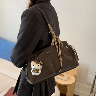 韩国新款 女潮单肩包 ins复古单肩包2025简约休闲气质百搭超火爆款