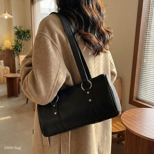 高级感休闲枕头包女2025新款大容量通勤单肩包百搭精致爆款简约