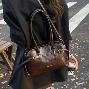 2025新款 复古油蜡皮手提包女高级感小众设计单肩斜挎包托特包 时尚