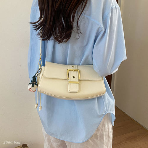 高级感马鞍包女2026春季新款日韩风单肩斜挎包韩版百搭小众设计