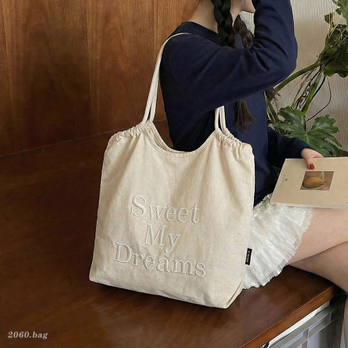 韩版超火字母托特包女2026夏季新款大容量休闲单肩包文艺简约流行