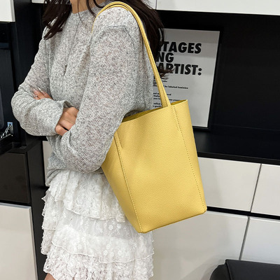 ins糖果色水桶包包女2026新款简约百搭纯色腋下包时尚韩版水桶包