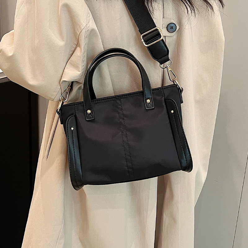 时尚休闲手提包包女2025新款秋冬复古百搭尼龙小方包高级感单肩包