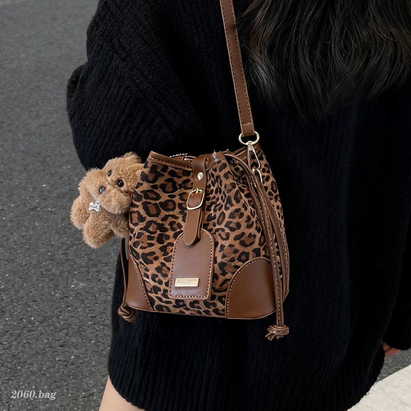 小众设计时尚豹纹百搭水桶包包2025洋气精致抽带秋冬爆款女单肩包,箱包皮具/热销女包/男包,水桶包,淘宝优惠券,粉丝福利购,淘宝优惠卷