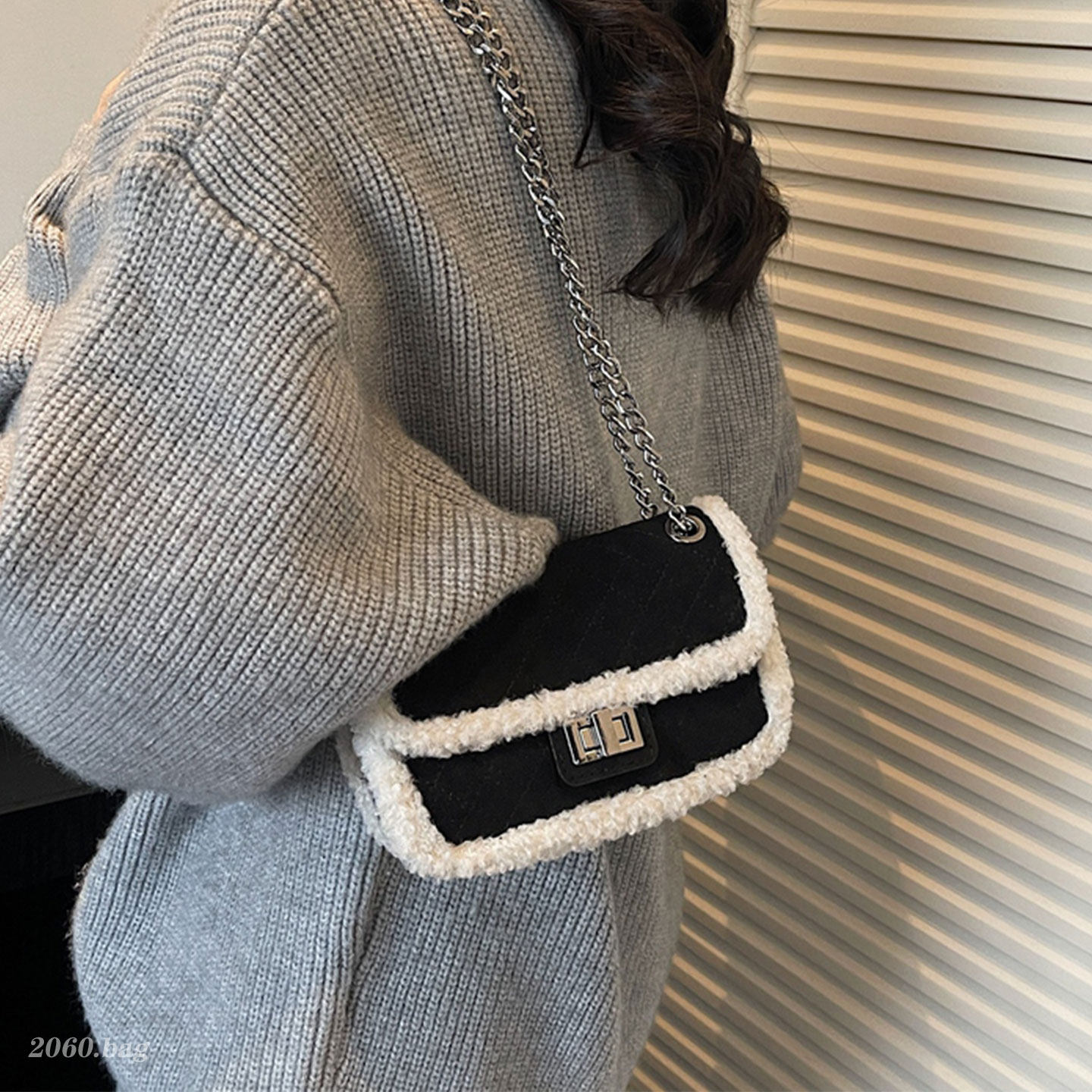 2025冬季洋气毛毛边链条精致少女感气质百搭时尚单肩斜挎小方包,箱包皮具/热销女包/男包,小方包,淘宝优惠券,粉丝福利购,淘宝优惠卷