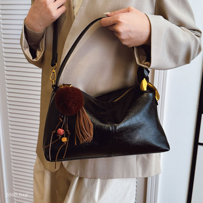 时尚精致皮质通勤气质百搭休闲手提简约2025冬季女式单肩斜挎包包