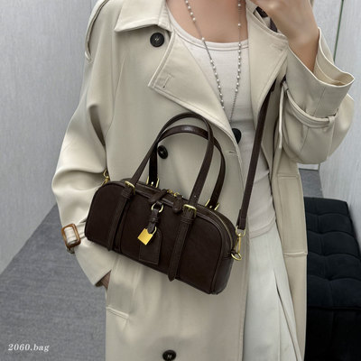 2026新款女包高级感休闲小众设计波士顿包百搭大容量手提斜挎包