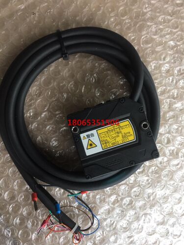 欧姆龙ZX1-LD50A61激光位移传感器、实物拍照、余