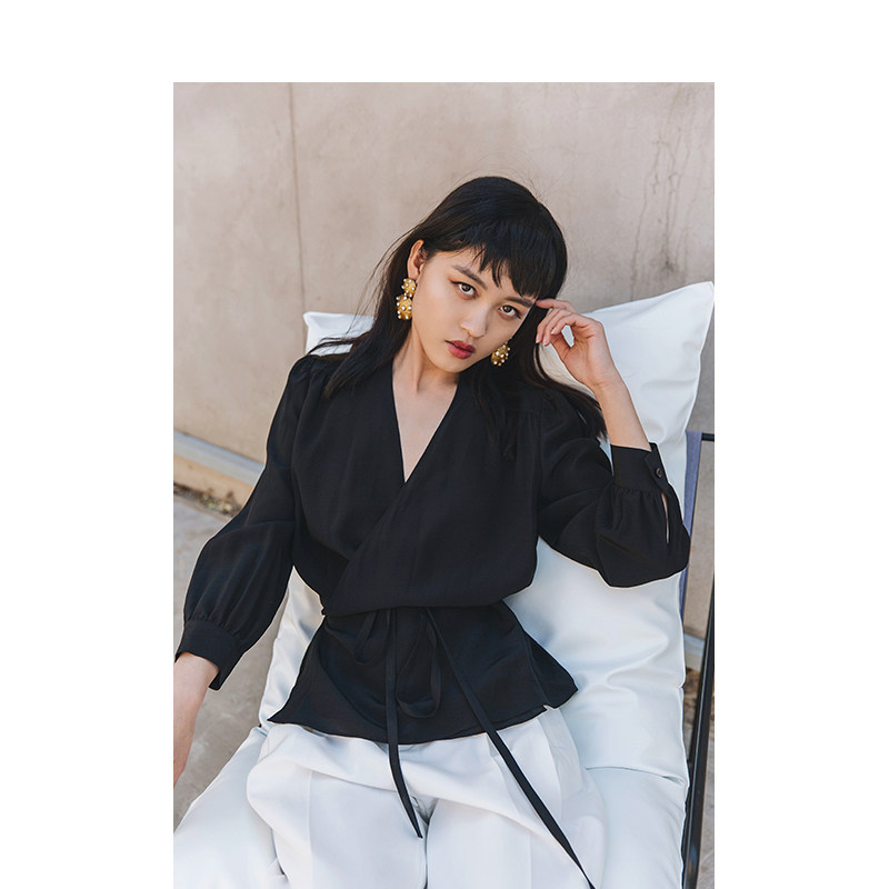 ANNPETITE 小个子女生 泡泡肩长袖黑色真丝系带衬衫