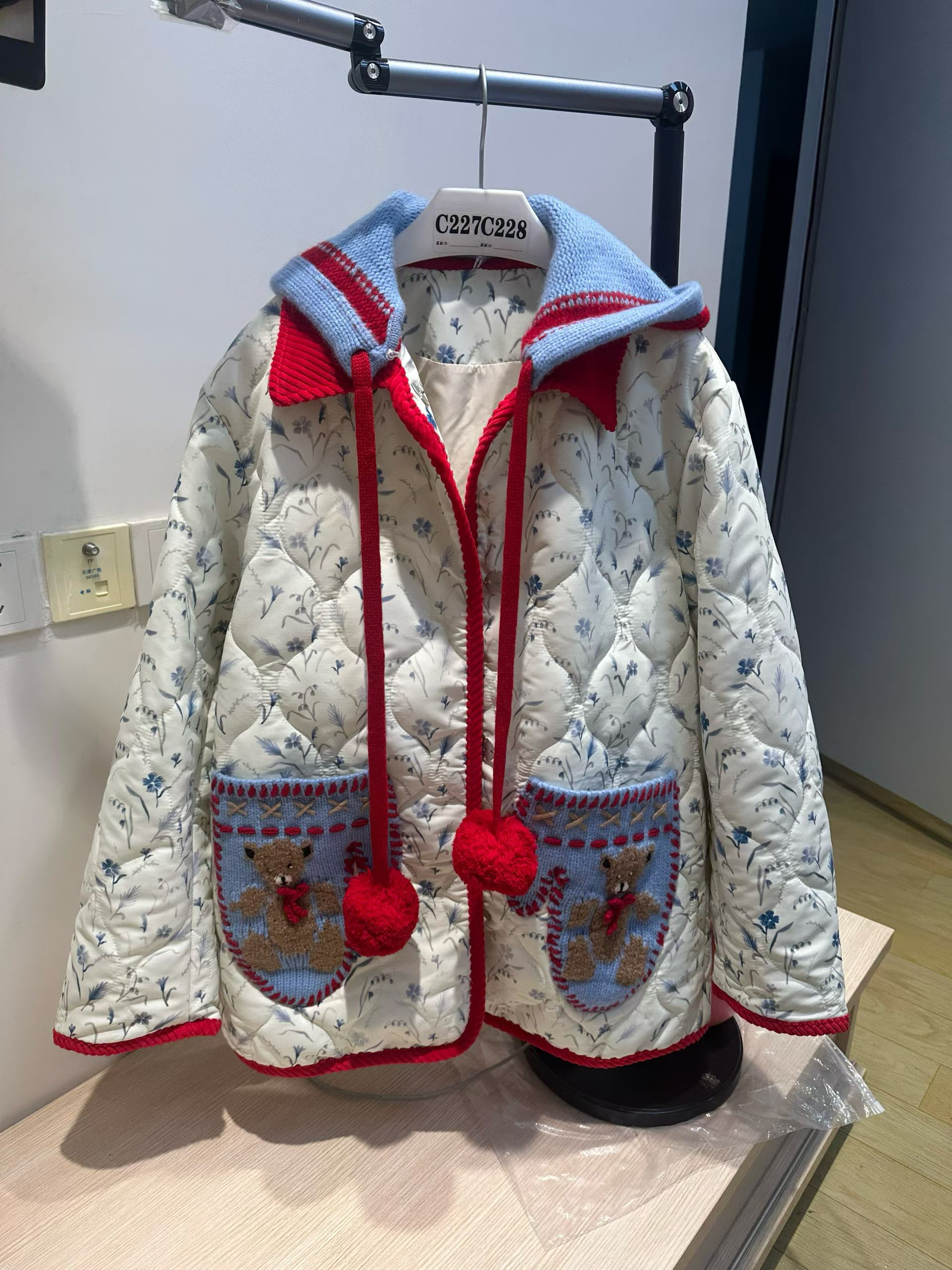 晴乌丫福d~25秋冬小熊手套毛织连帽棉服外套2530A11532