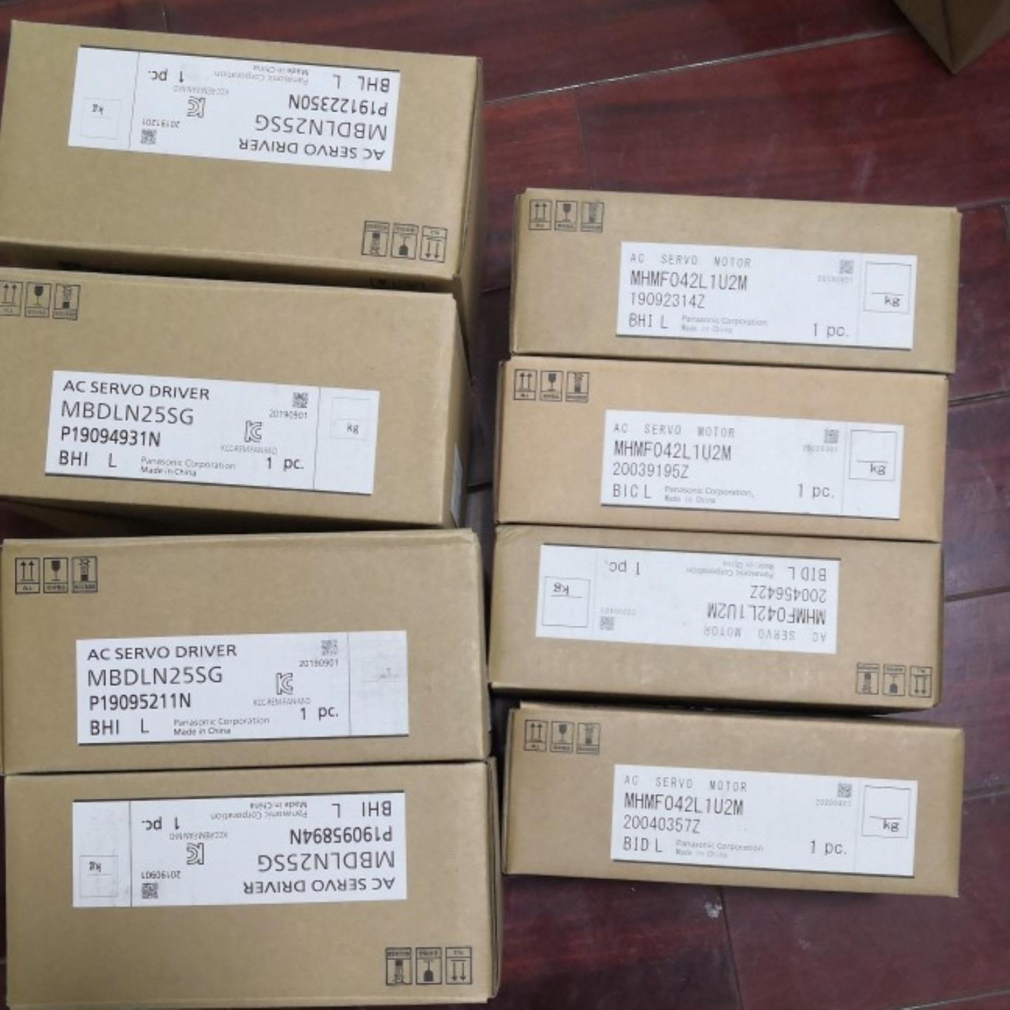 全新松下a6伺服电机成套mbdln25sg+mhmf042l1u2m询价