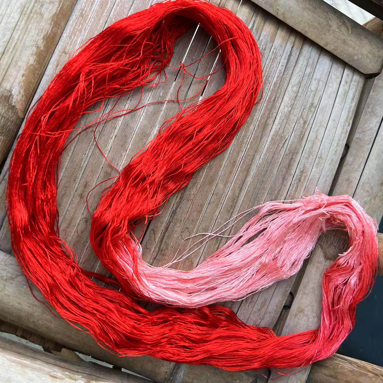 (红色渐变色 普线 )普通渐变色蚕丝线 苏绣刺绣diy 劈丝 需要劈