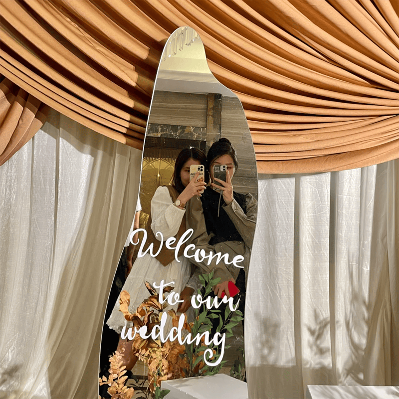 ins风草坪婚礼打卡迎宾镜