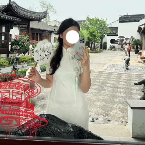 休闲度假区亭台定制亚克力镜造型园林景观游客沉浸式打卡拍摄装置