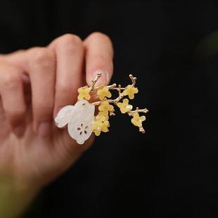 可爱兔子胸针搭配毛衣精致小众别针固定衣服国风外套胸花旗袍配饰