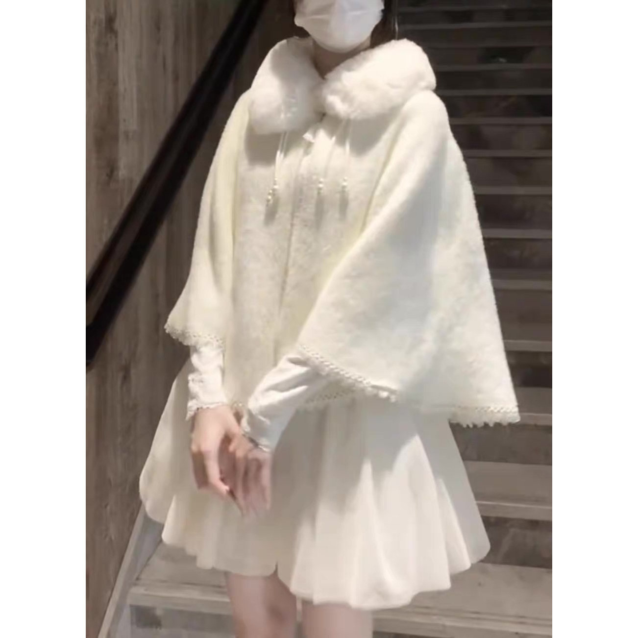 白色毛绒斗篷披肩女开衫外搭千金风仙女披风厚款毛线衣