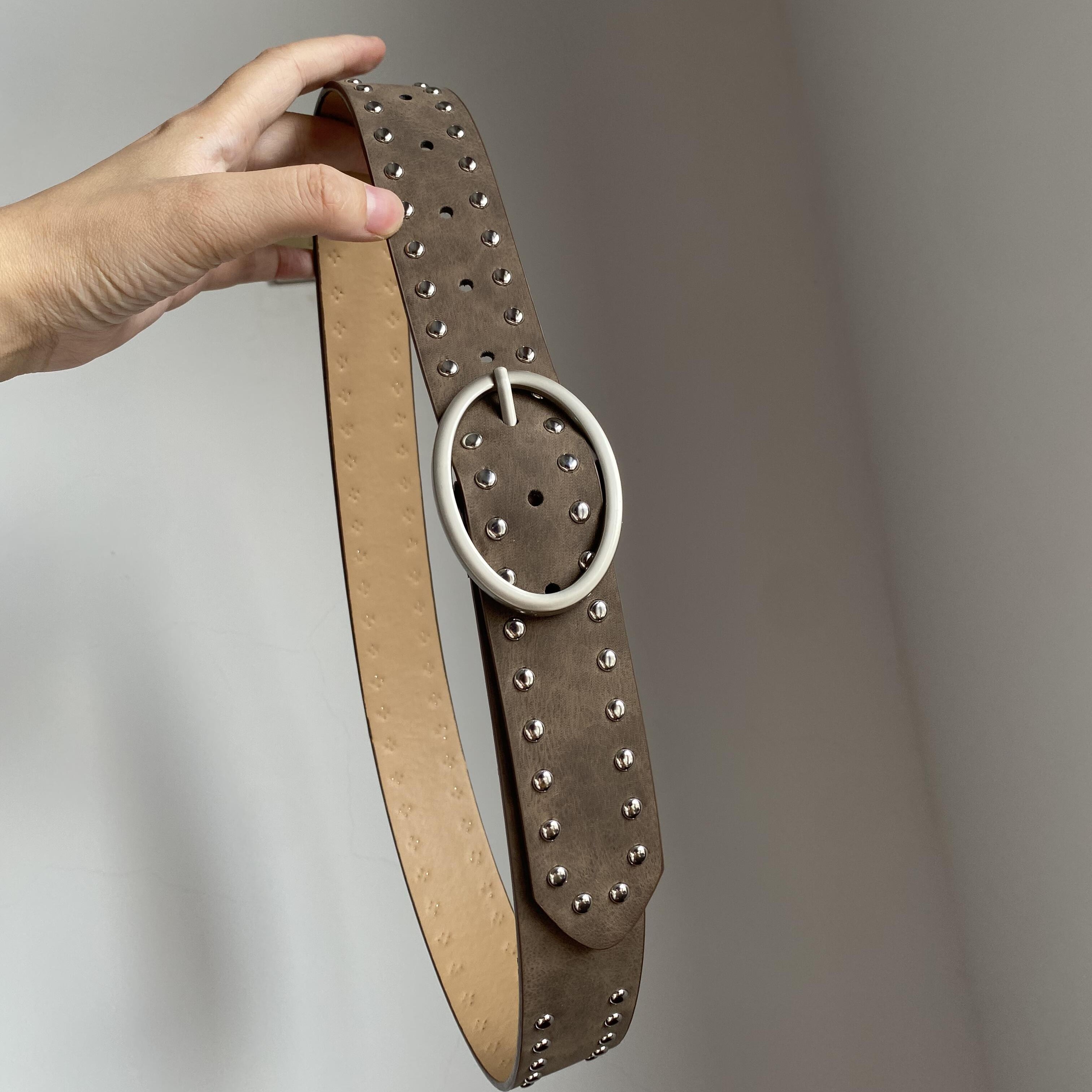 美拉德复古咖色铆钉腰带女简约百搭时尚韩系高级感牛仔裤搭配皮带