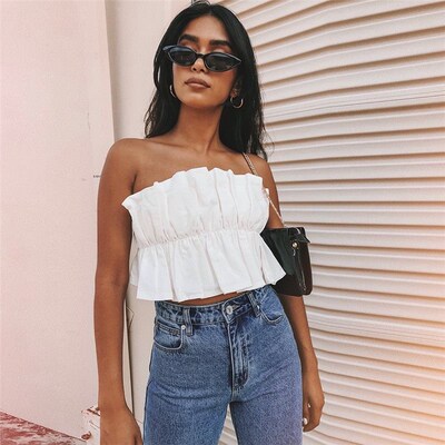 Loose short cropped umbilical wrapped breasts